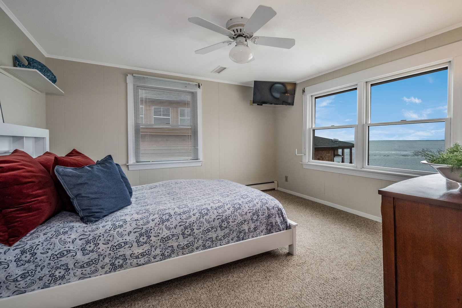 223 Giants Neck Road Photo 17