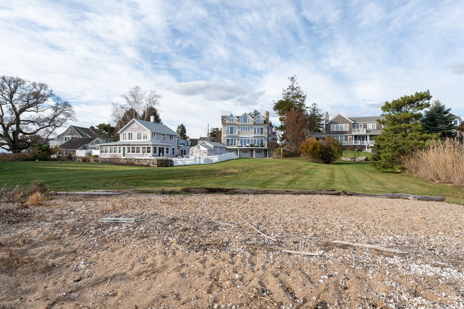 624 Vineyard Point Road Photo 1