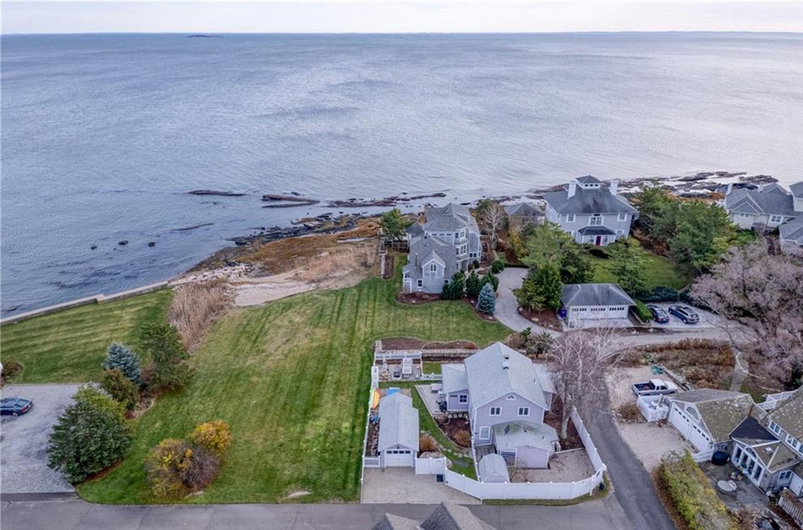 624 Vineyard Point Road Photo 2