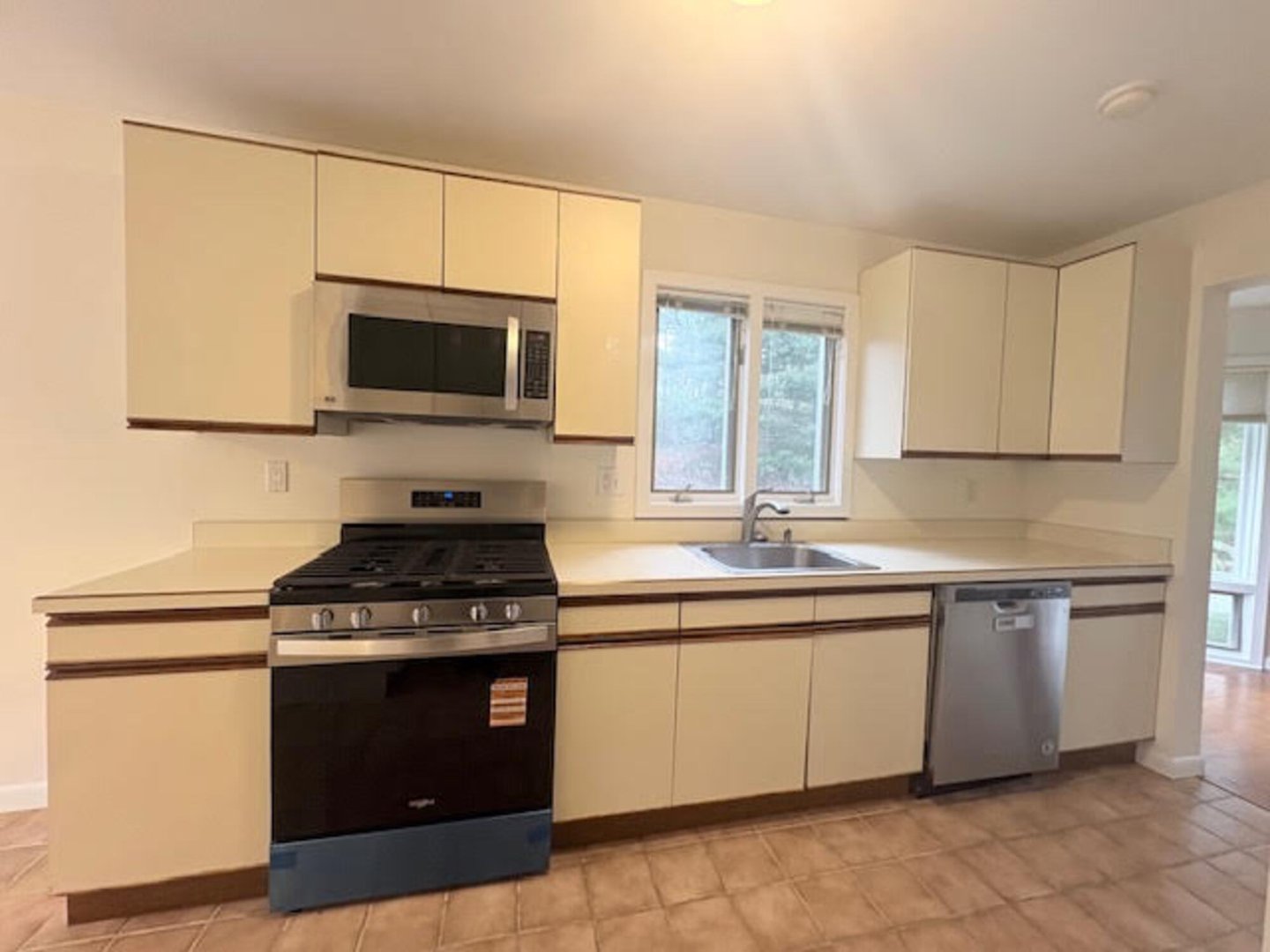 1 Spring Pond Drive Photo 4