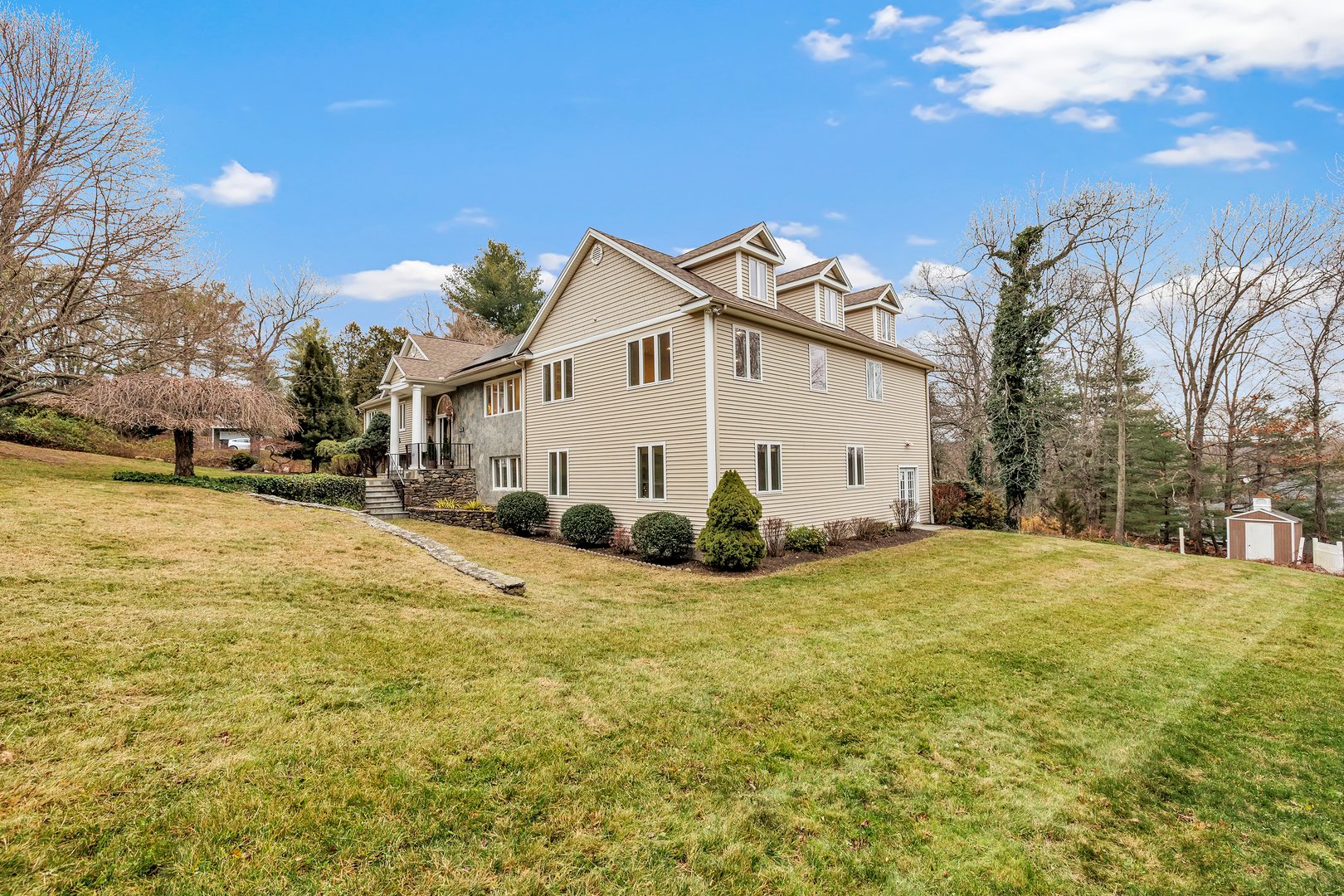 28 Hillside Drive Photo 4