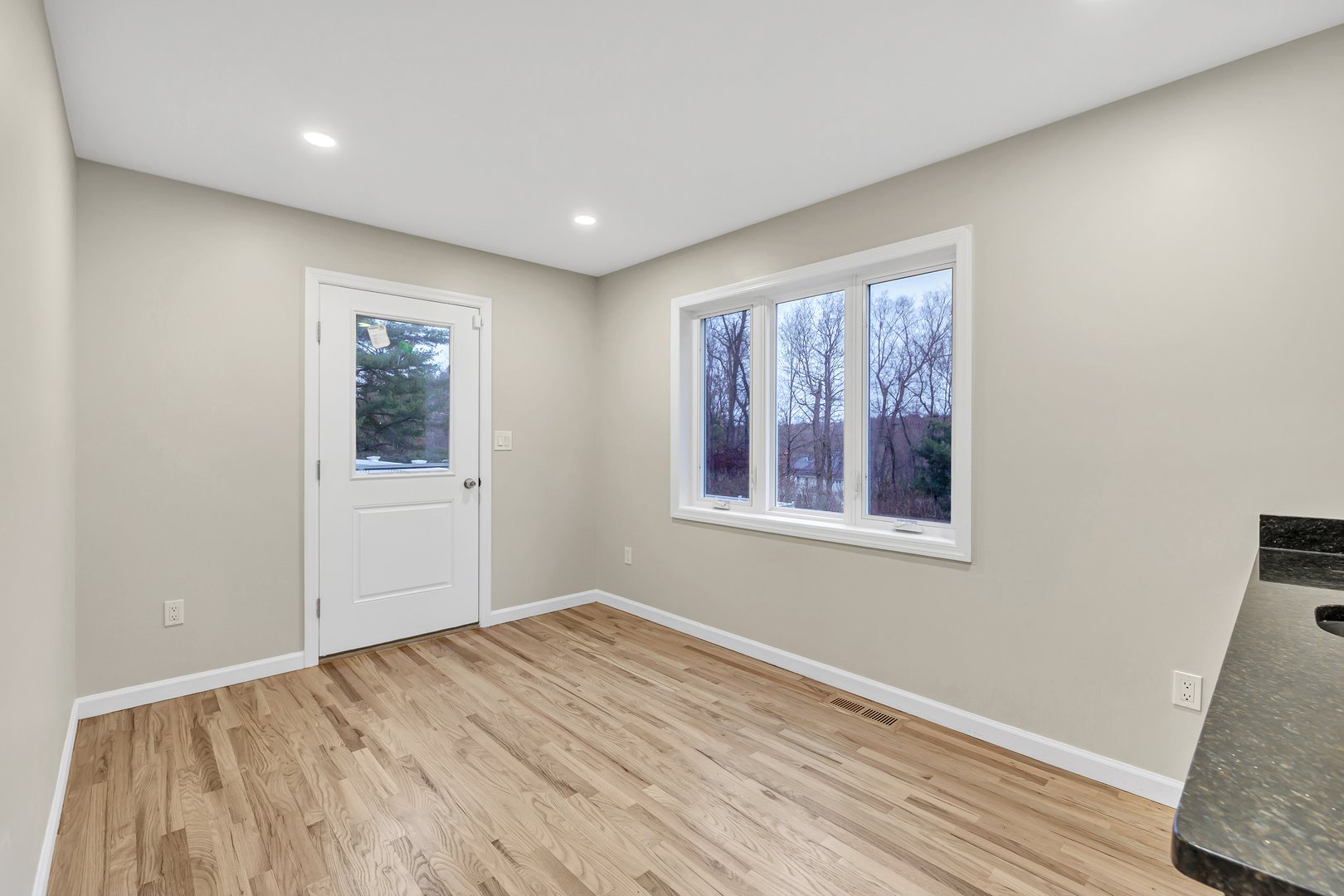 28 Hillside Drive Photo 17