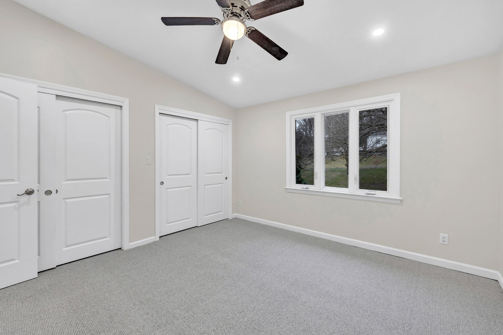 28 Hillside Drive Photo 22