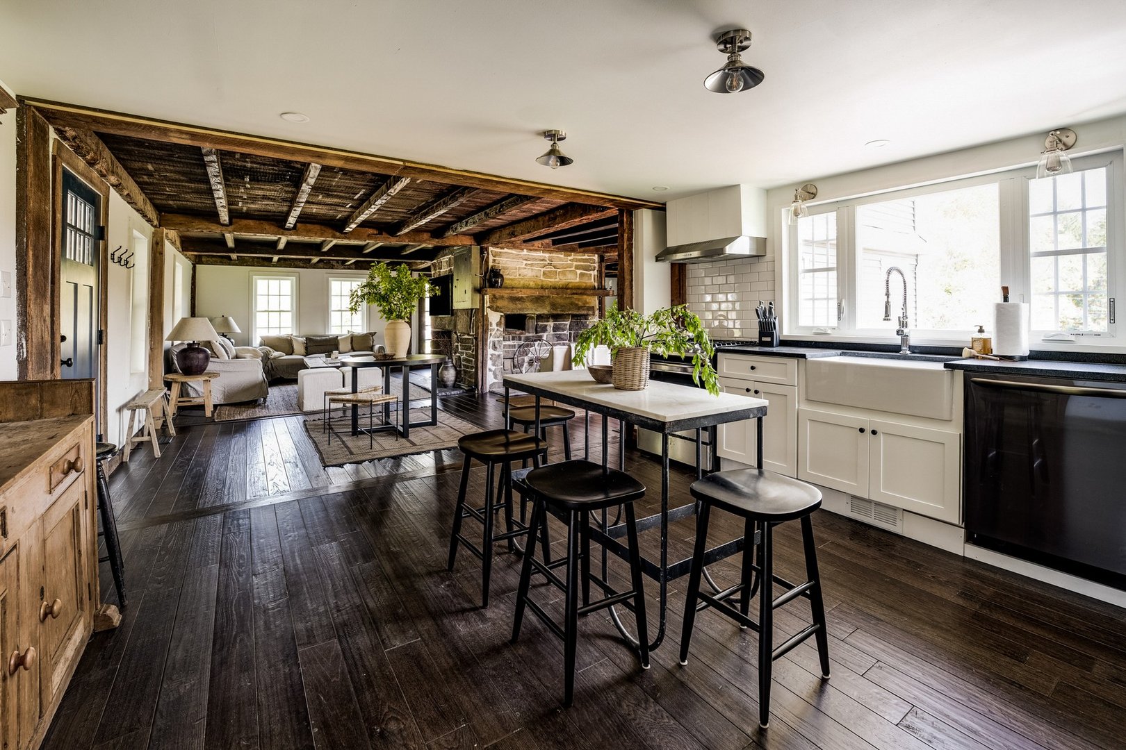 740 Little City Road Photo 1