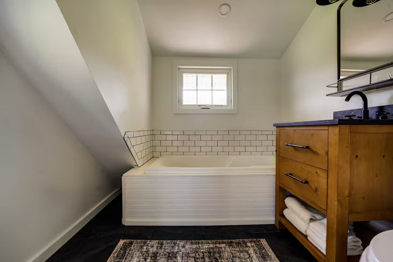 740 Little City Road Photo 19