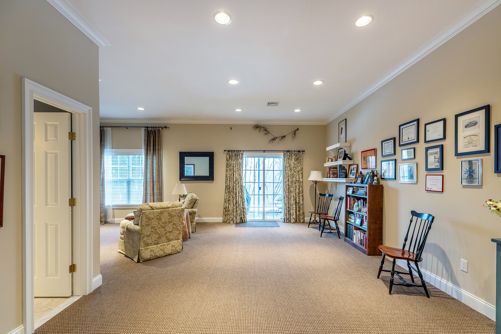 250 Hunter Drive #250 Photo 27