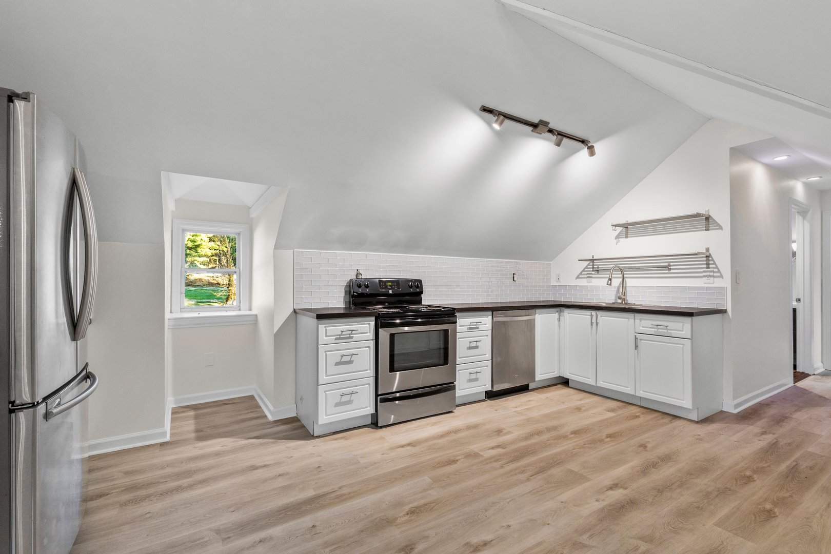 83 Somerstown Road Photo 26