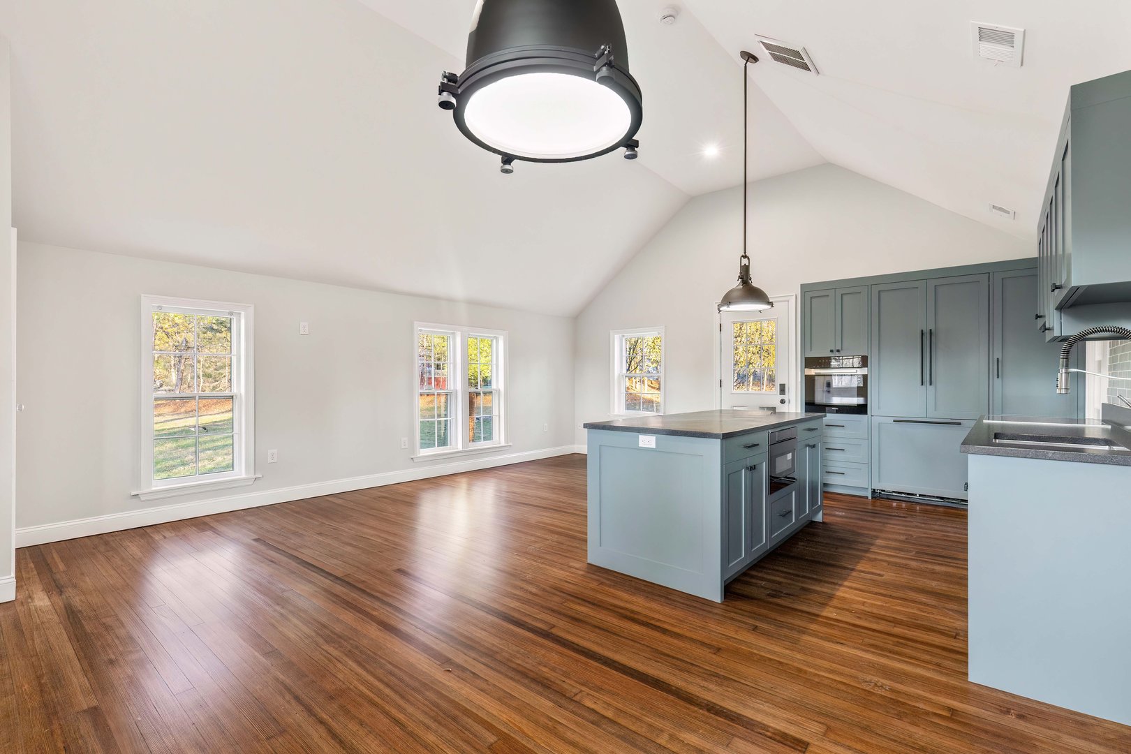 83 Somerstown Road Photo 32