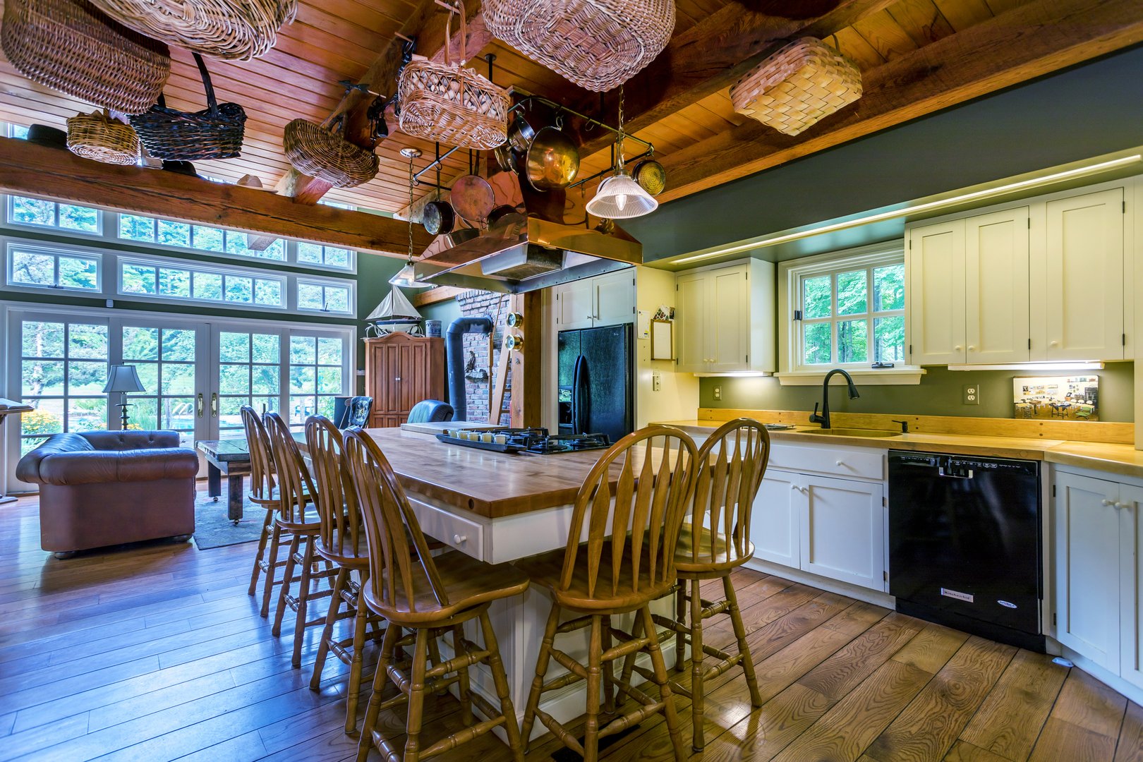 21 Jericho Road North Photo 16