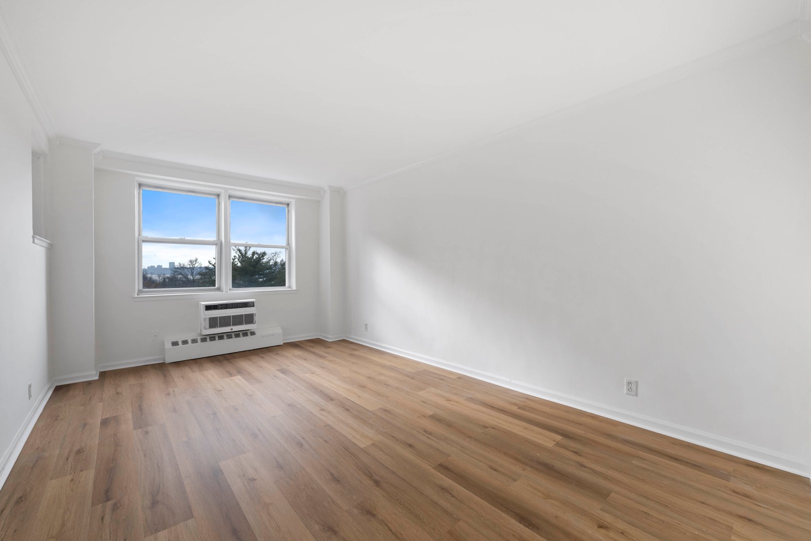 5900 Arlington Avenue  #6S Photo 4