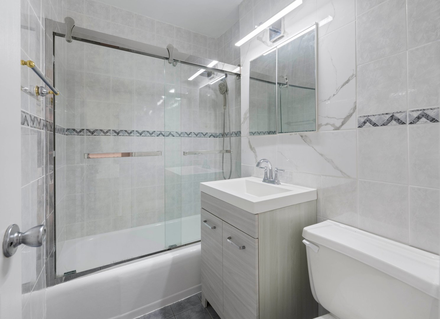 5900 Arlington Avenue  #6S Photo 7