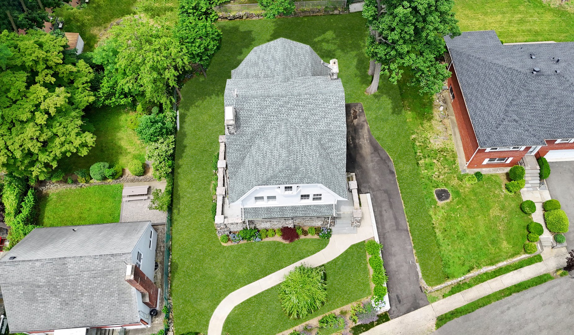 209 Van Cortlandt Park Avenue Photo 2