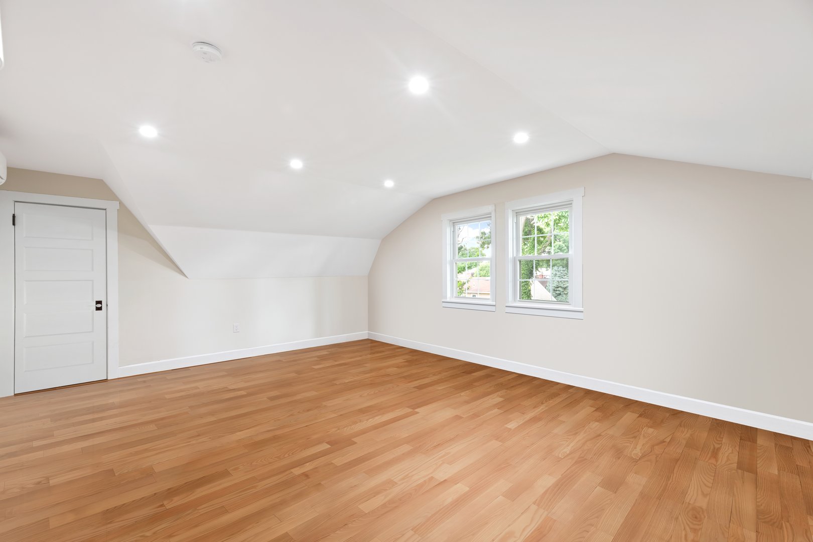 209 Van Cortlandt Park Avenue Photo 20