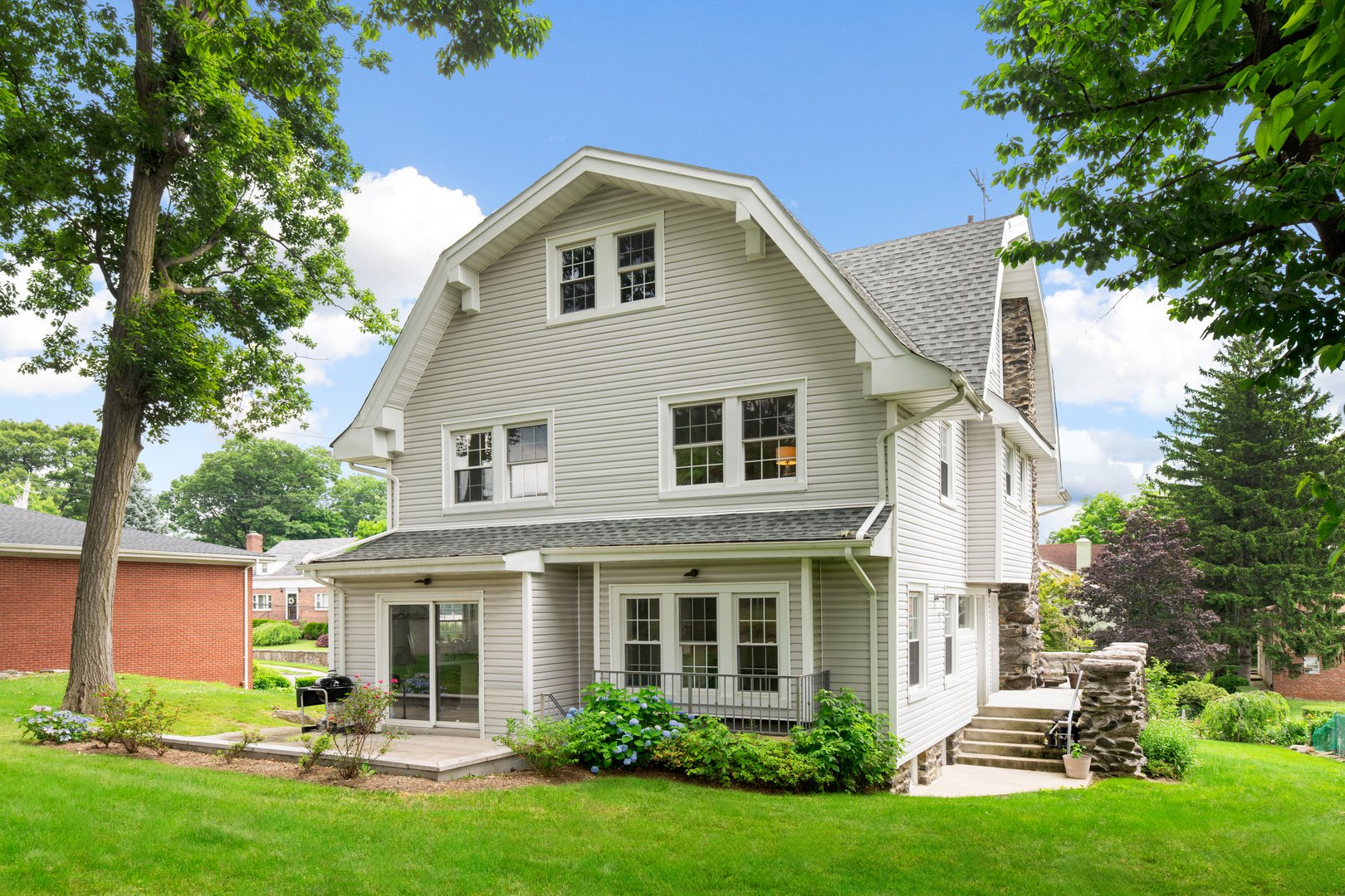 209 Van Cortlandt Park Avenue Photo 23