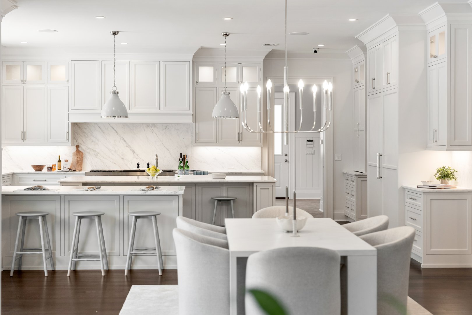 928 West Road Photo 5