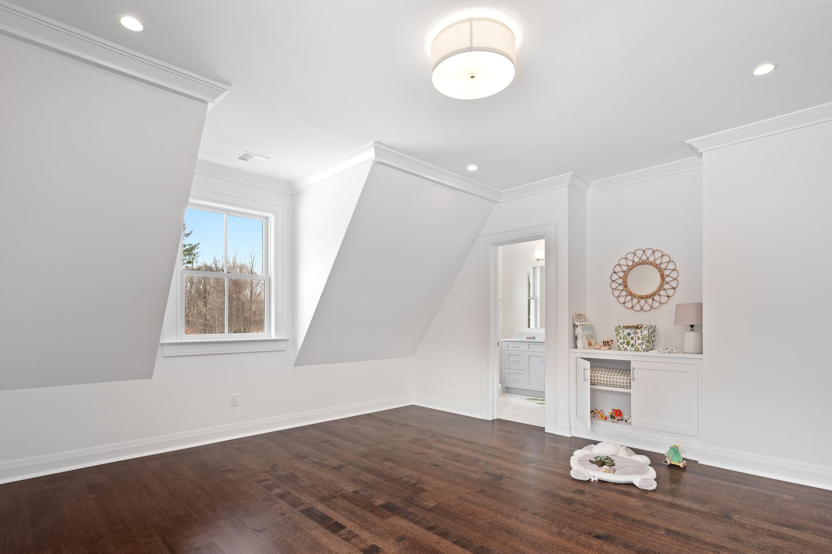 928 West Road Photo 30