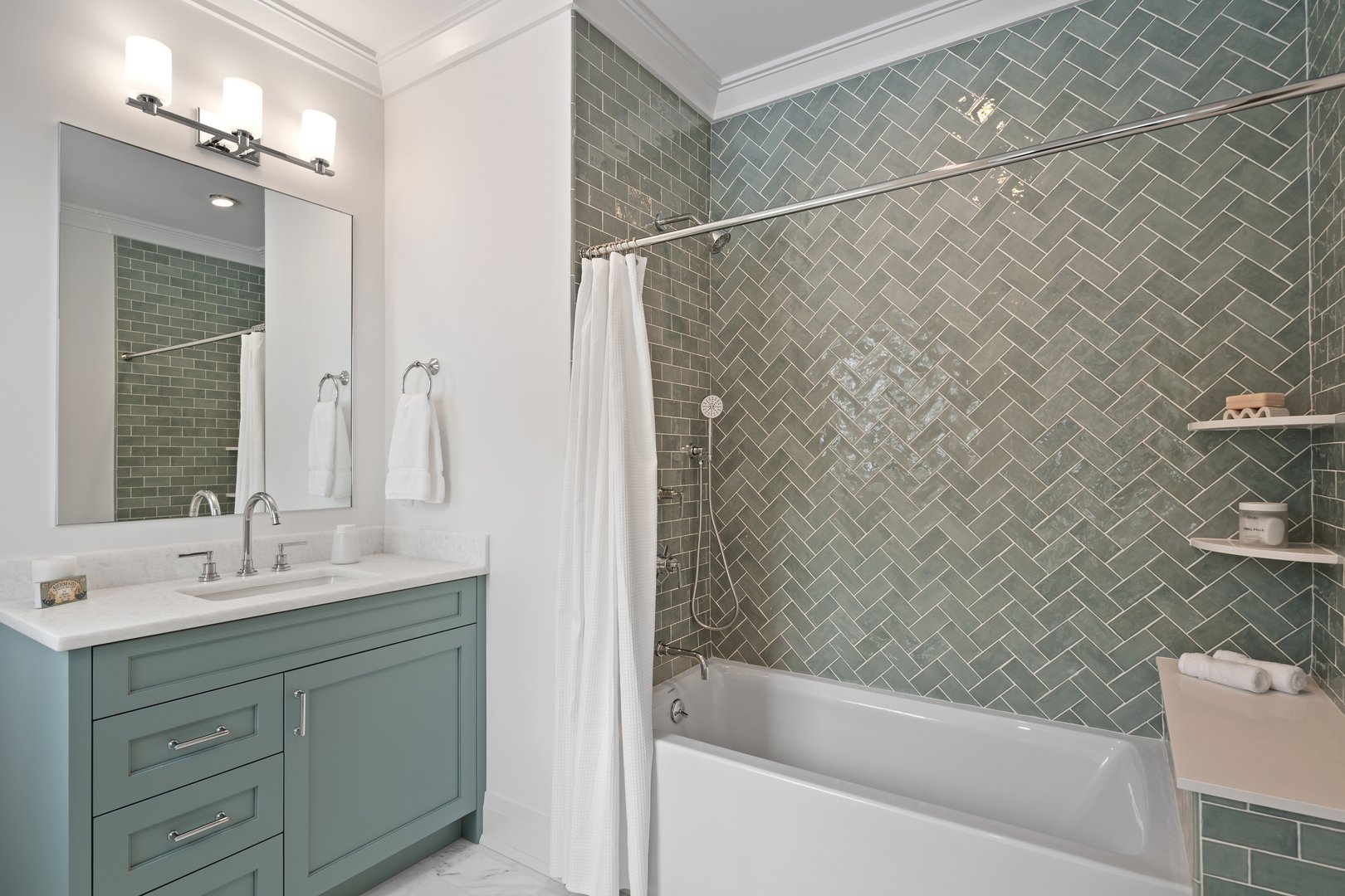 928 West Road Photo 31