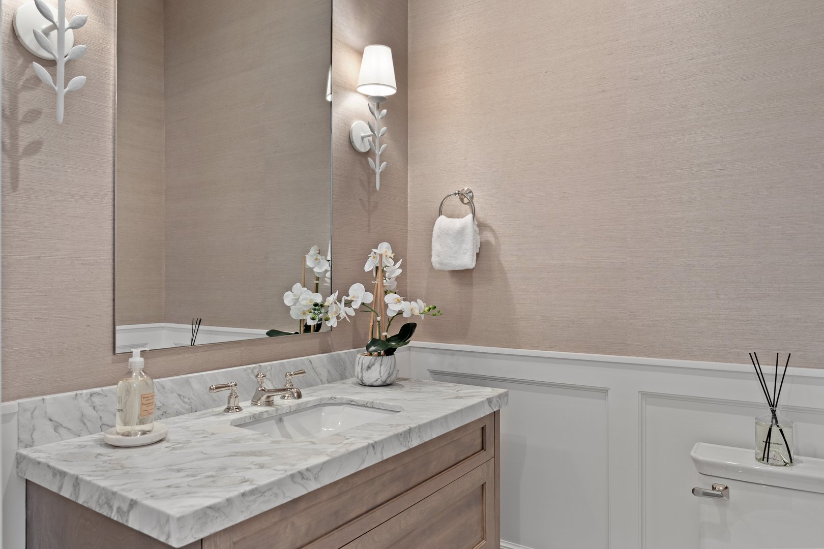 928 West Road Photo 33