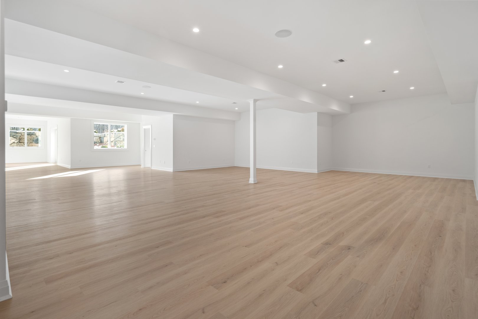 928 West Road Photo 35