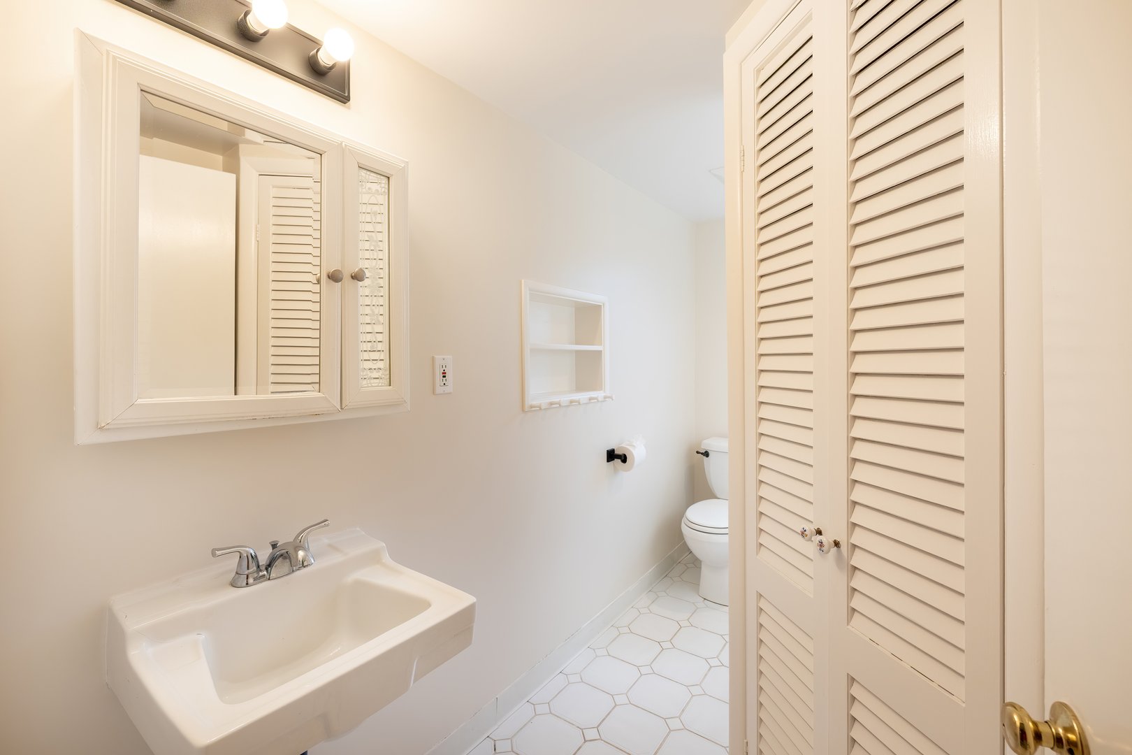 1 Long Wall Road Photo 20