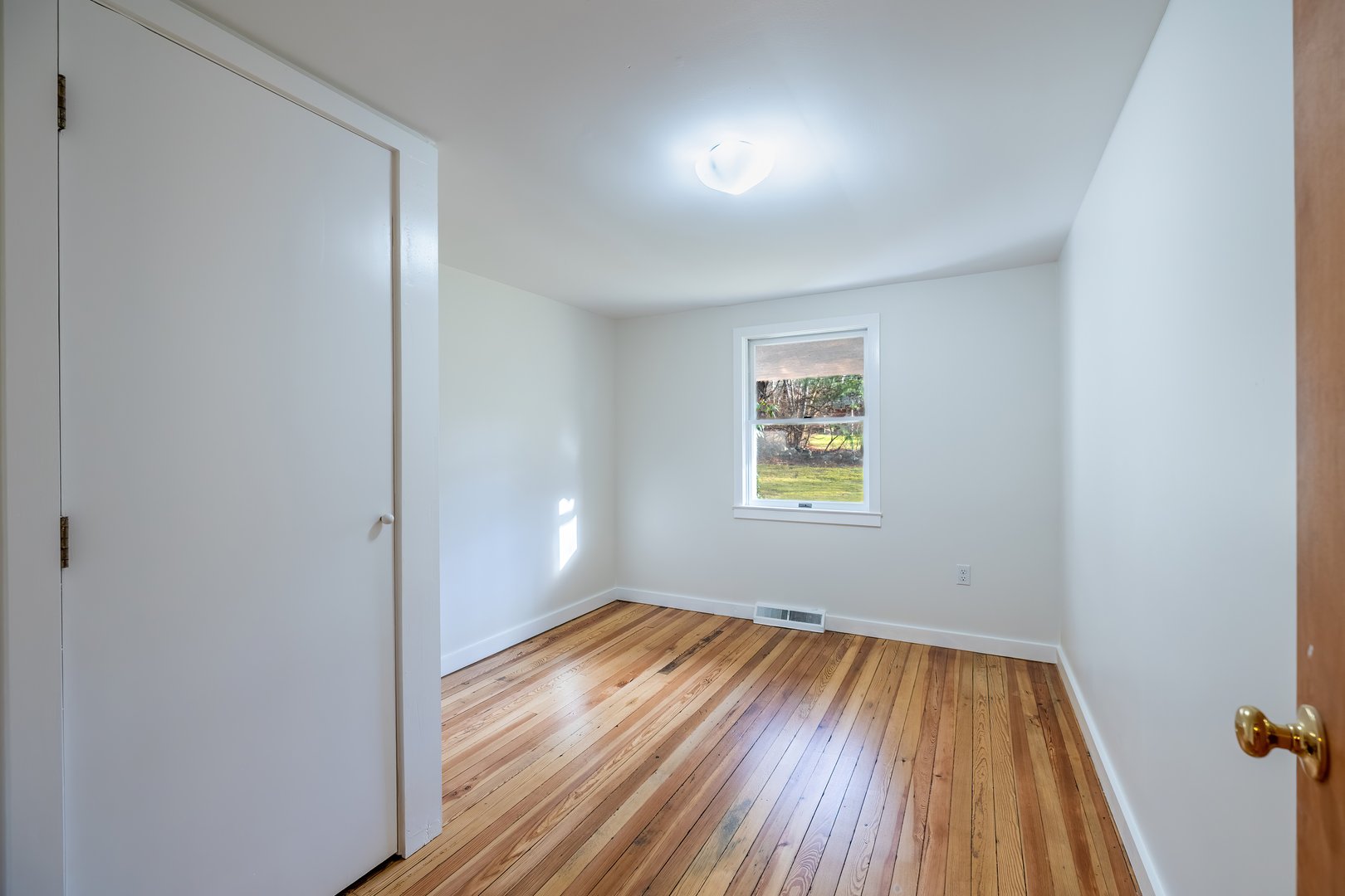 1 Long Wall Road Photo 18