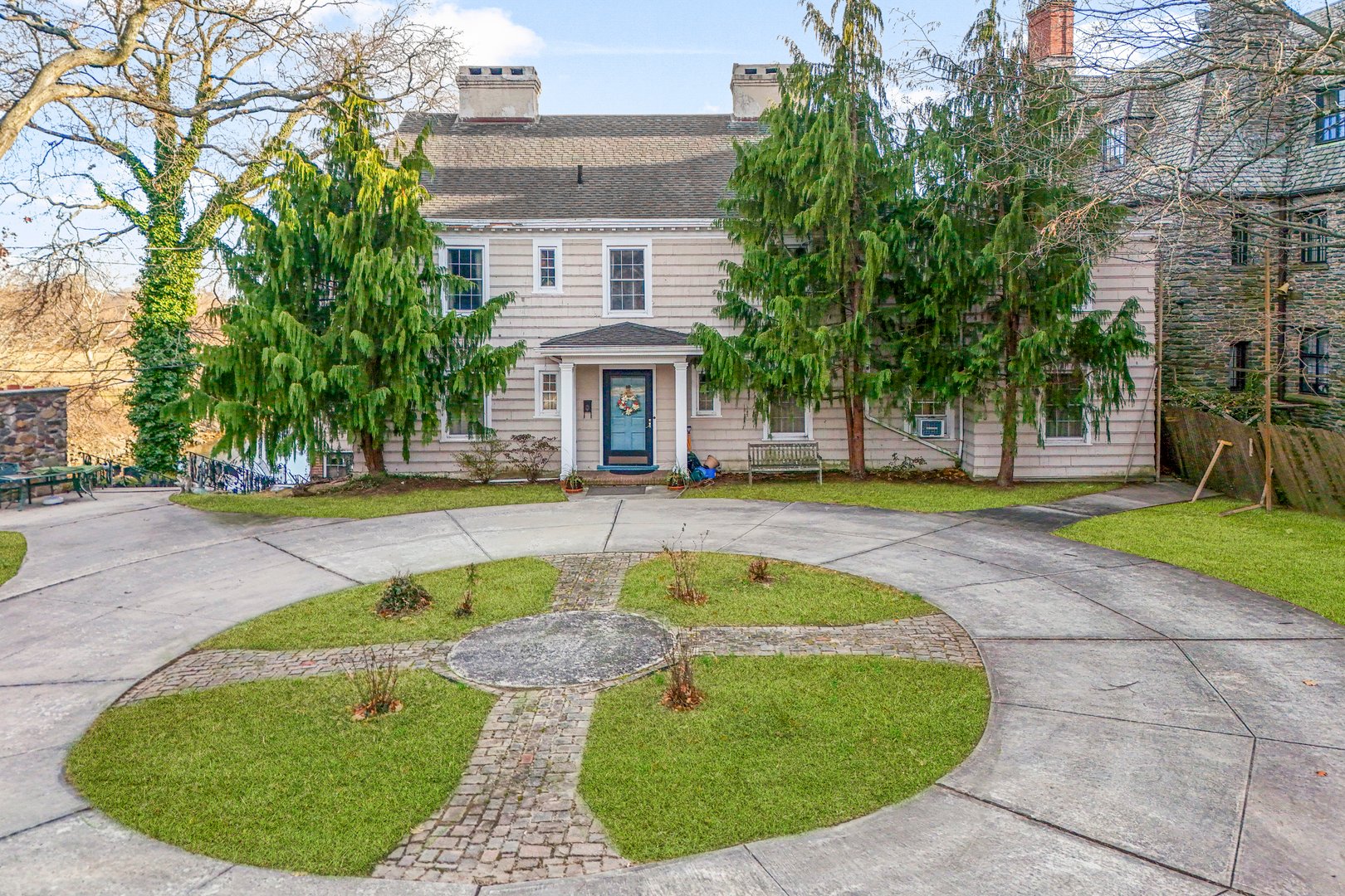 50 Shore Road Photo 1