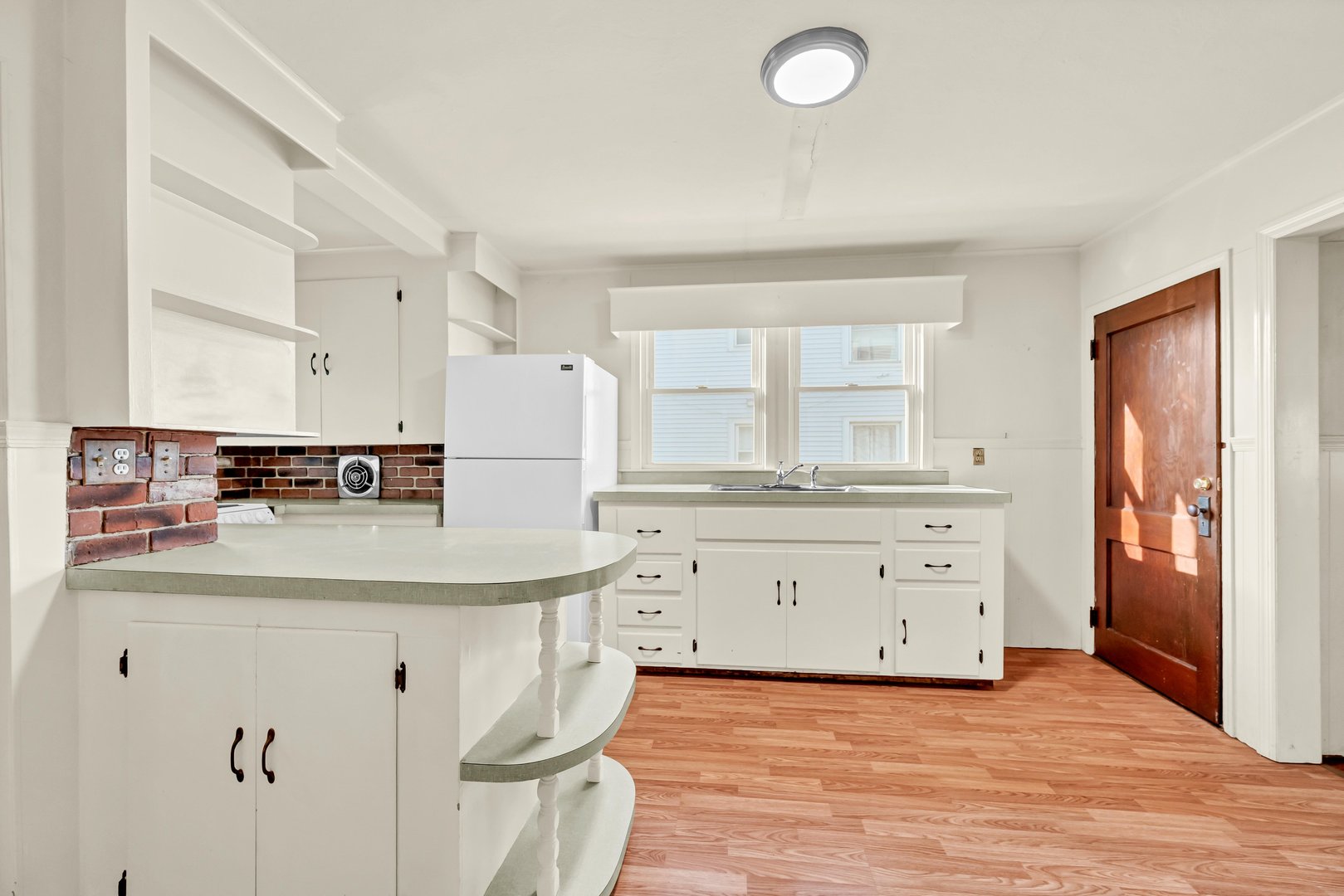 18 James Street Photo 2