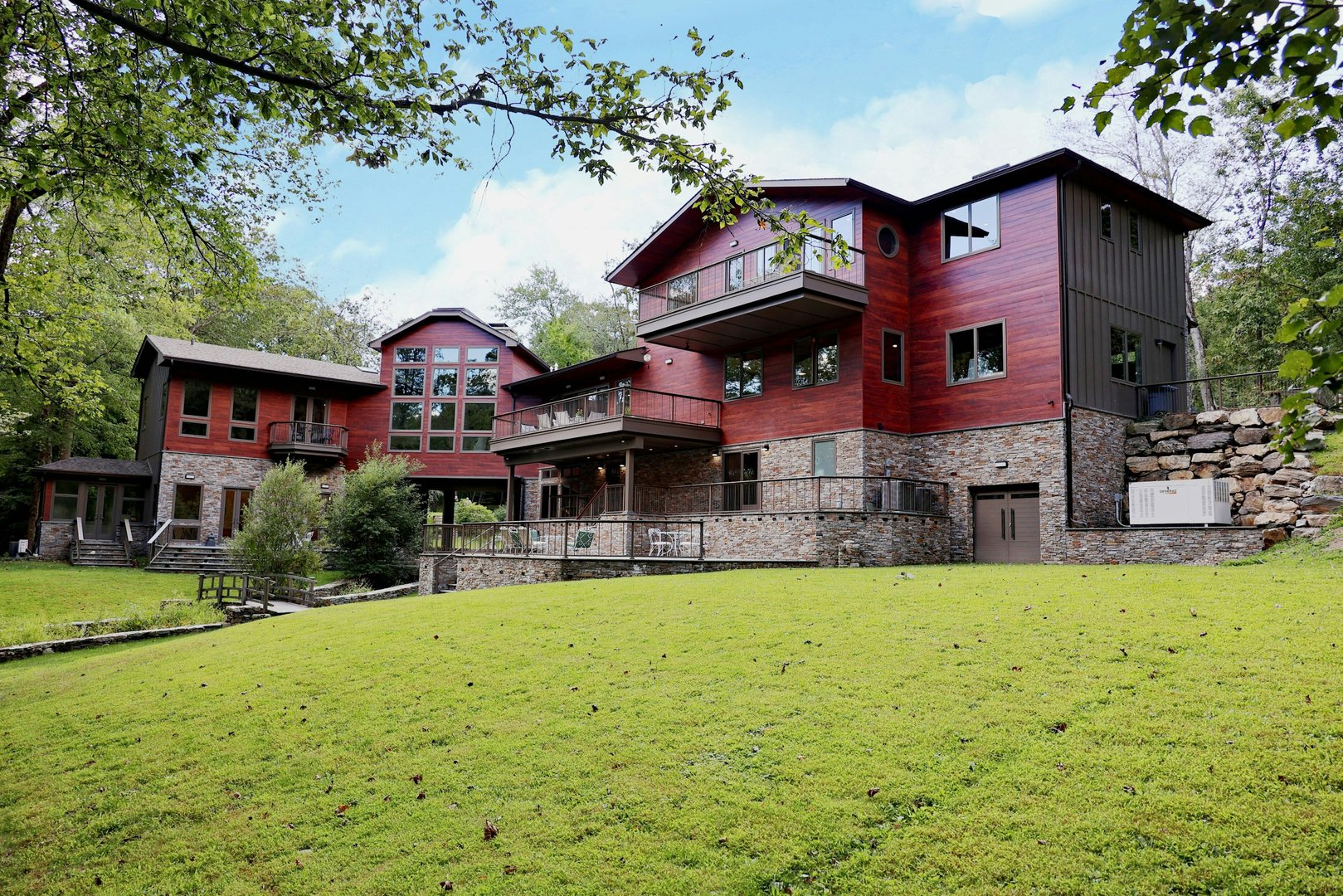 88 Green Lane Photo 2