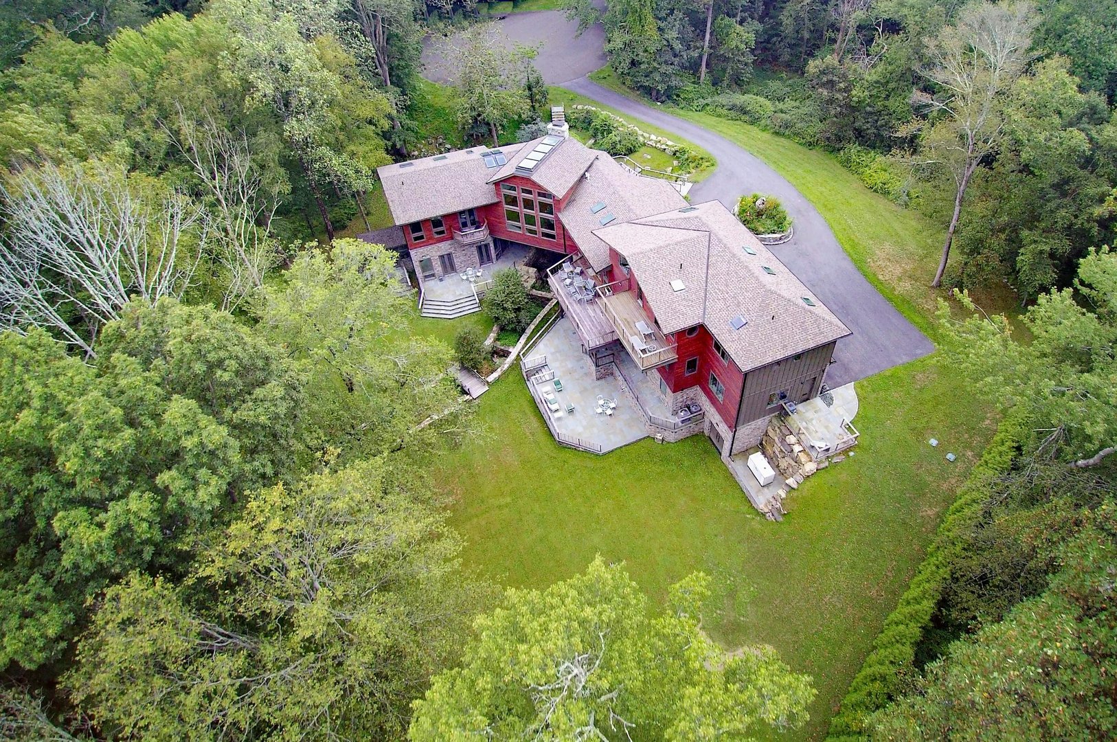 88 Green Lane Photo 3