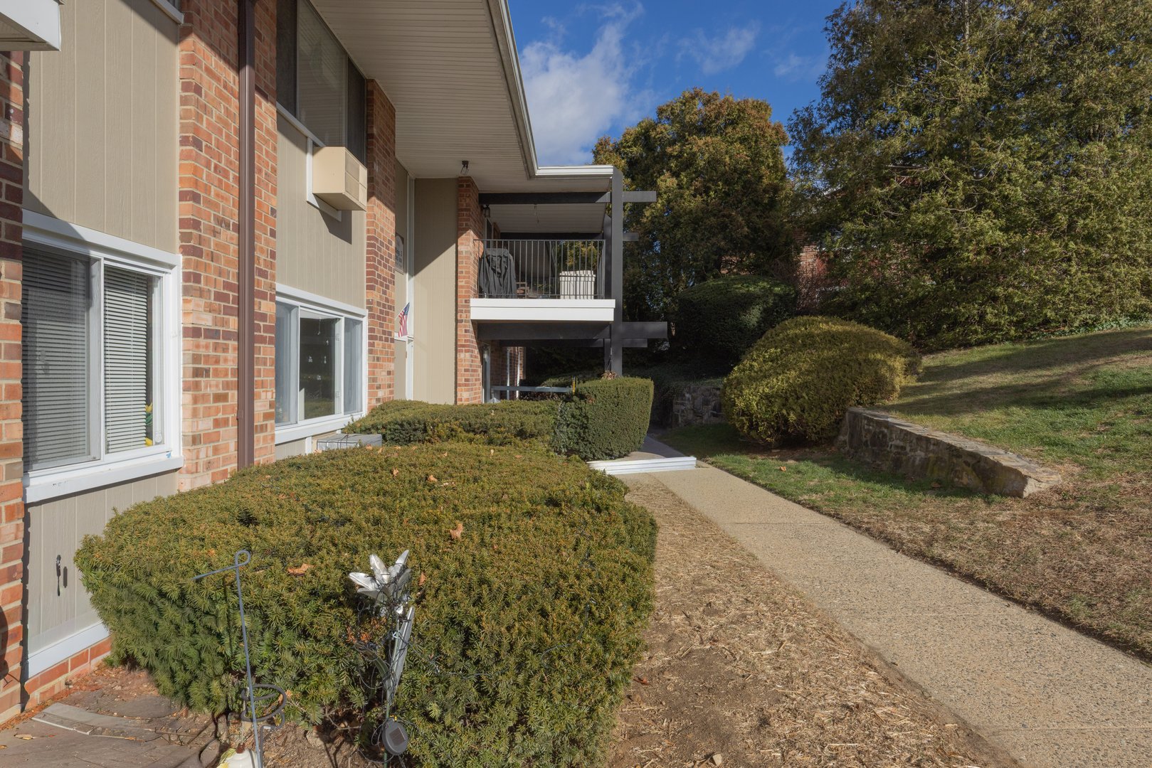 306 Old Country Road #306 Photo 2