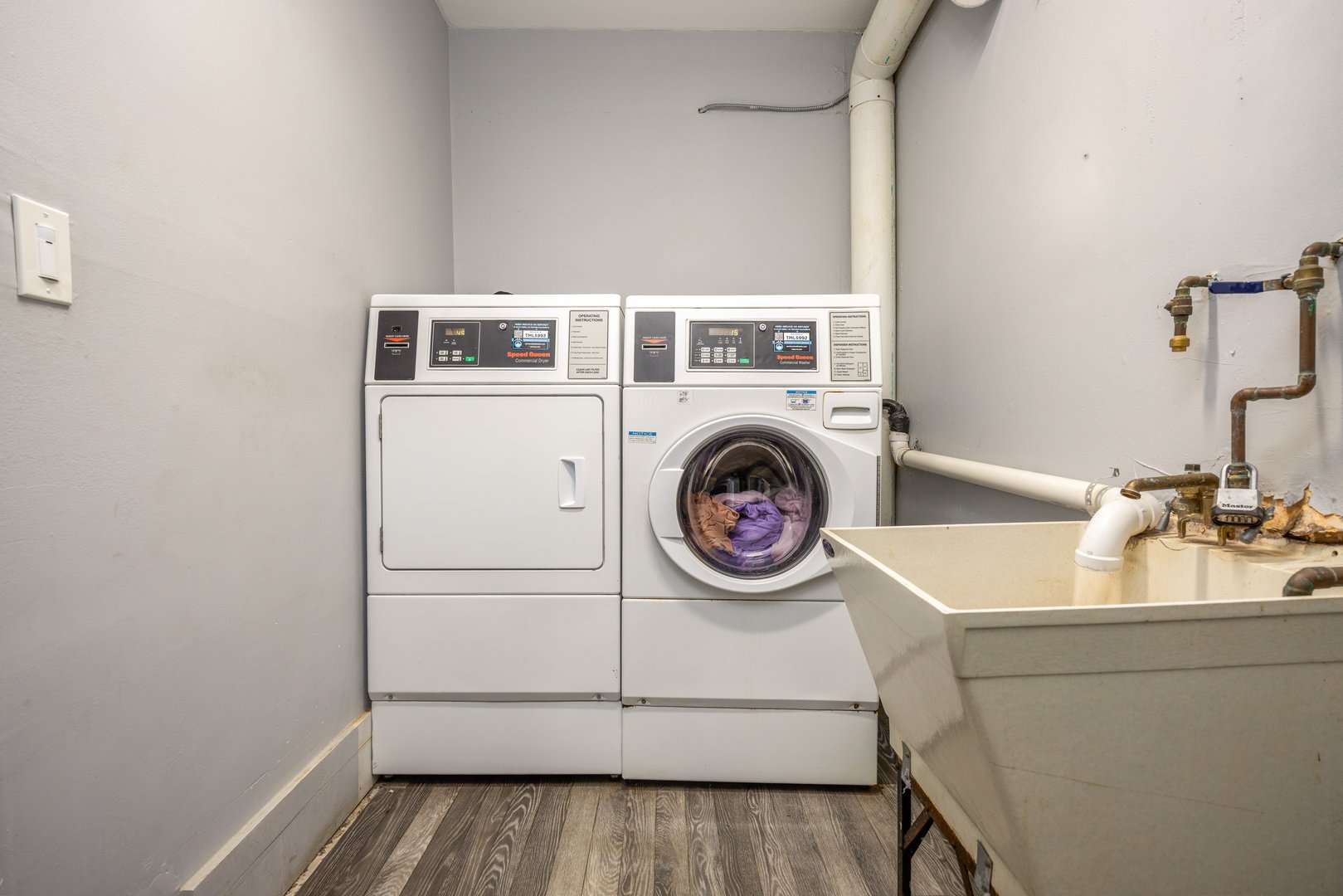 306 Old Country Road #306 Photo 20