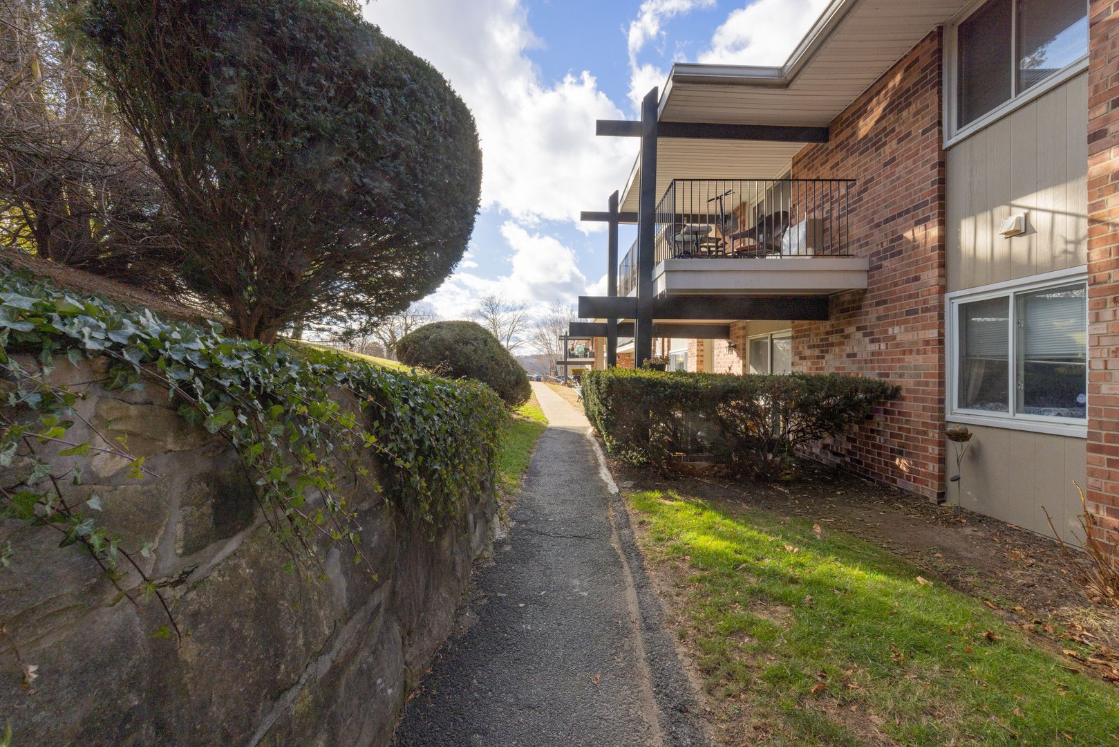 306 Old Country Road #306 Photo 22