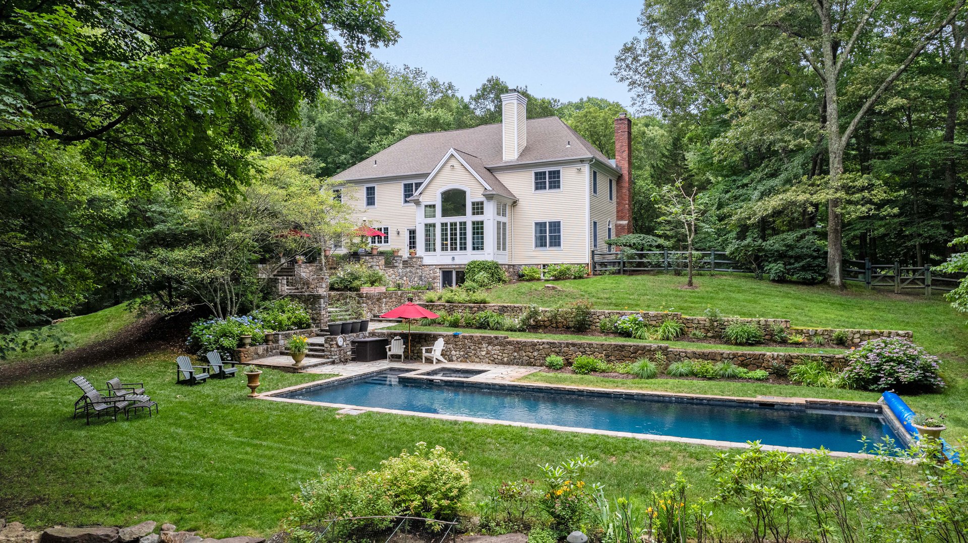 4 Hidden Valley Way Photo 1