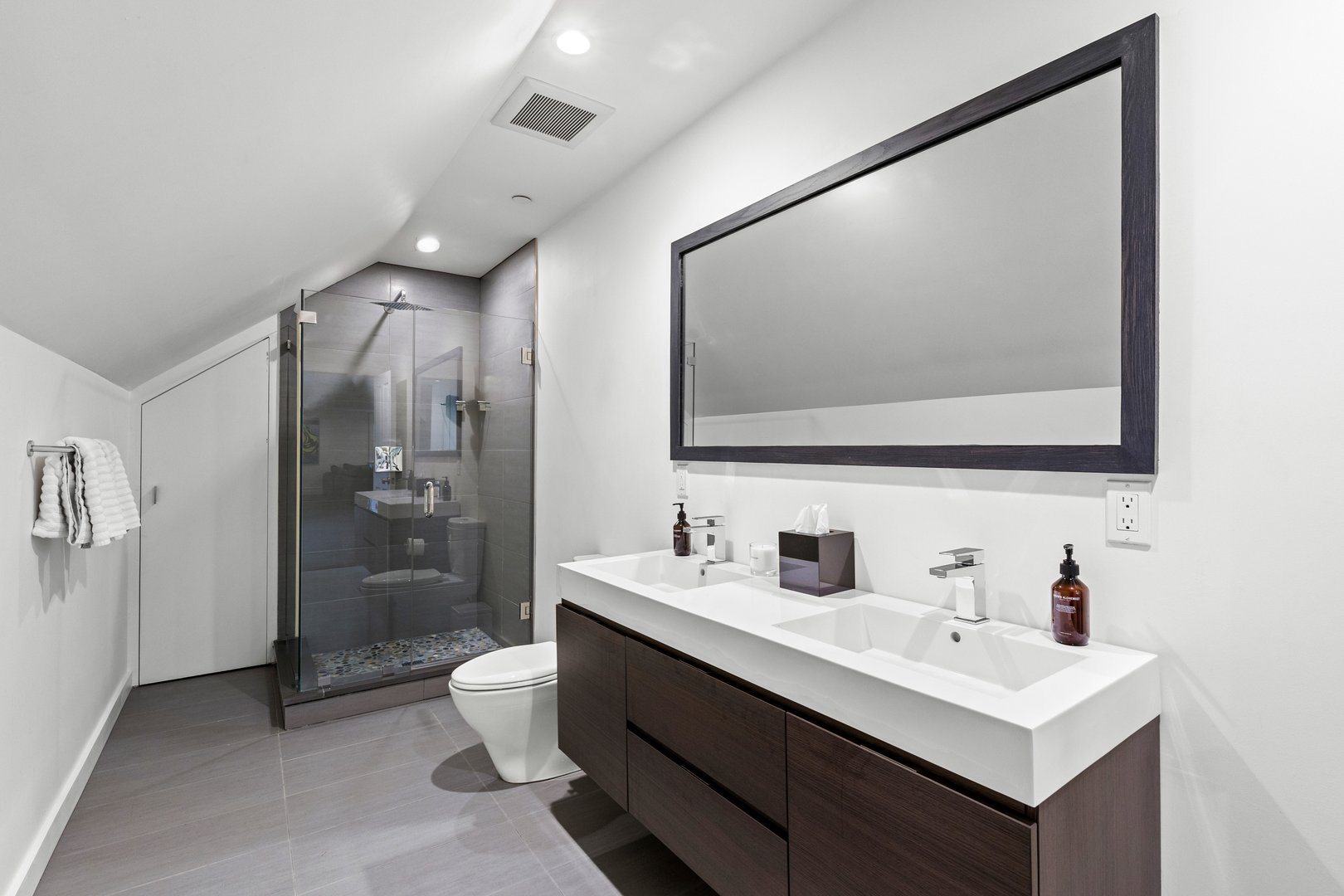 32 Seville Avenue Photo 29