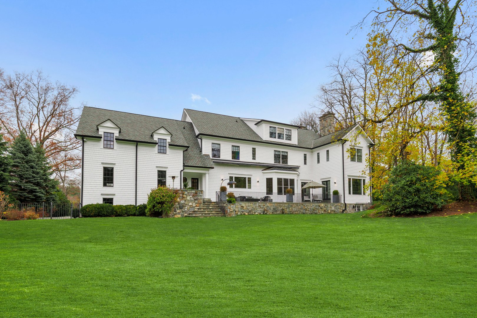 32 Seville Avenue Photo 34