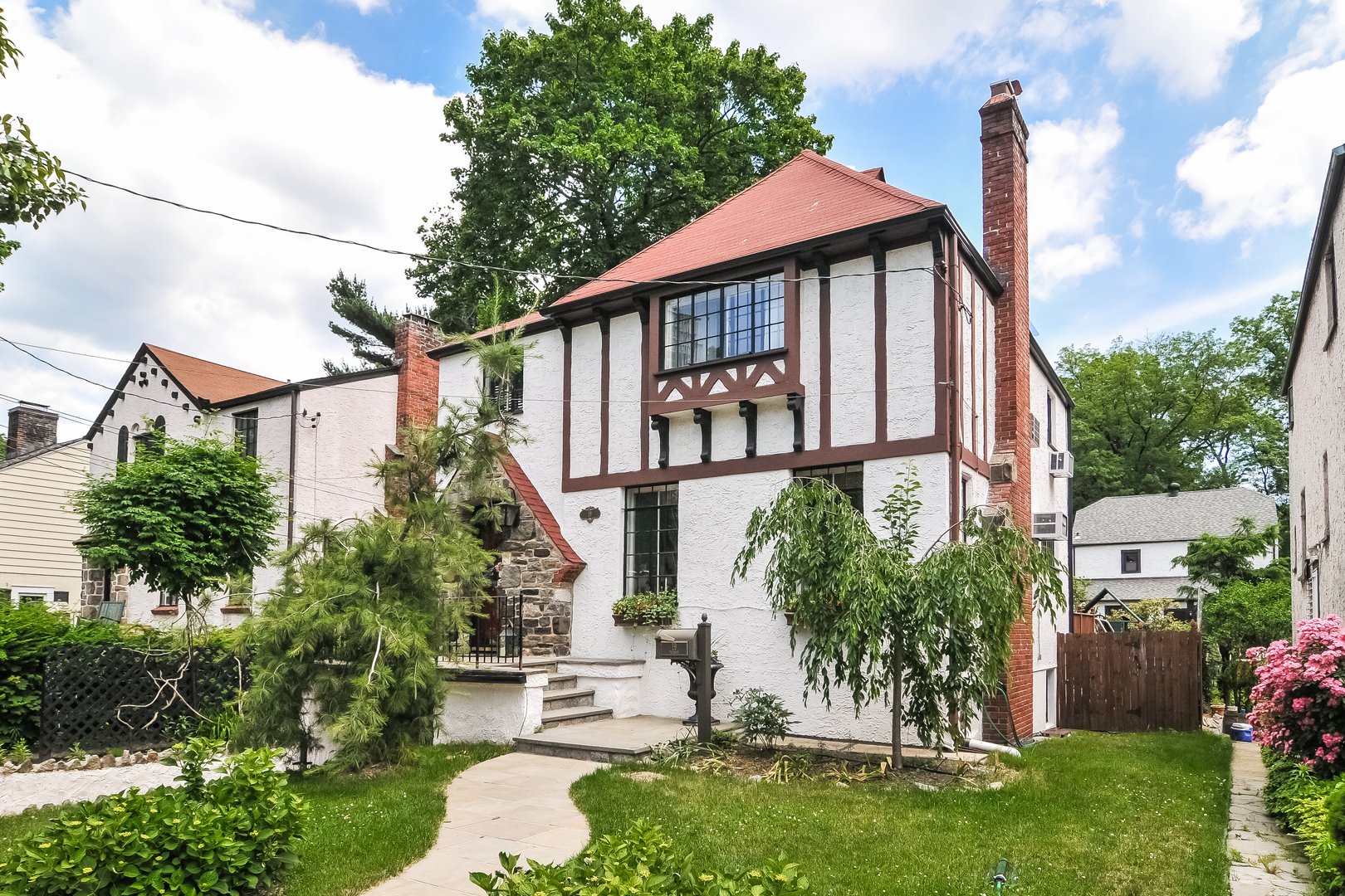 19 Fairway Street Photo 2