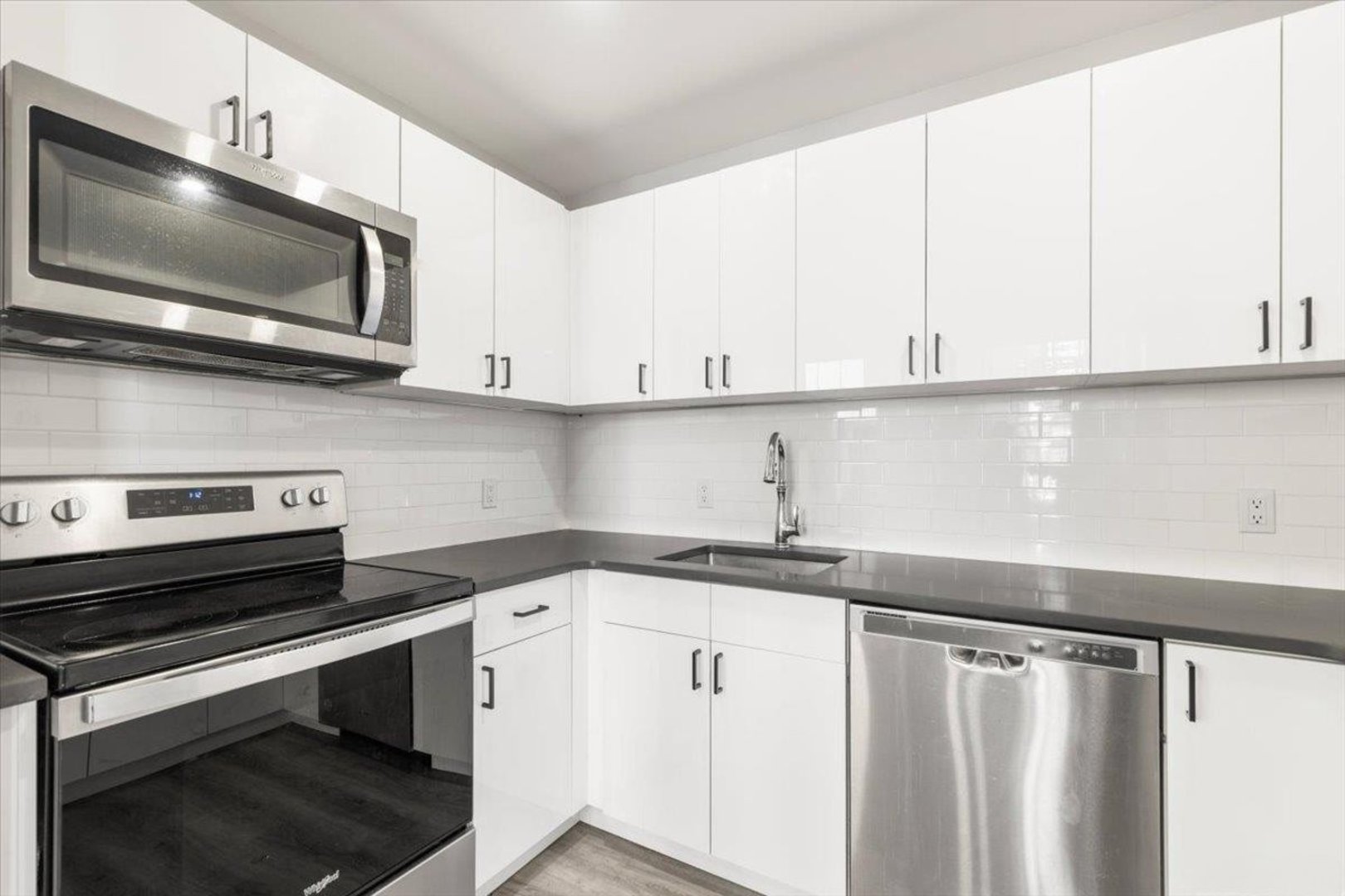 49 Beekman Avenue  #2 Photo 5