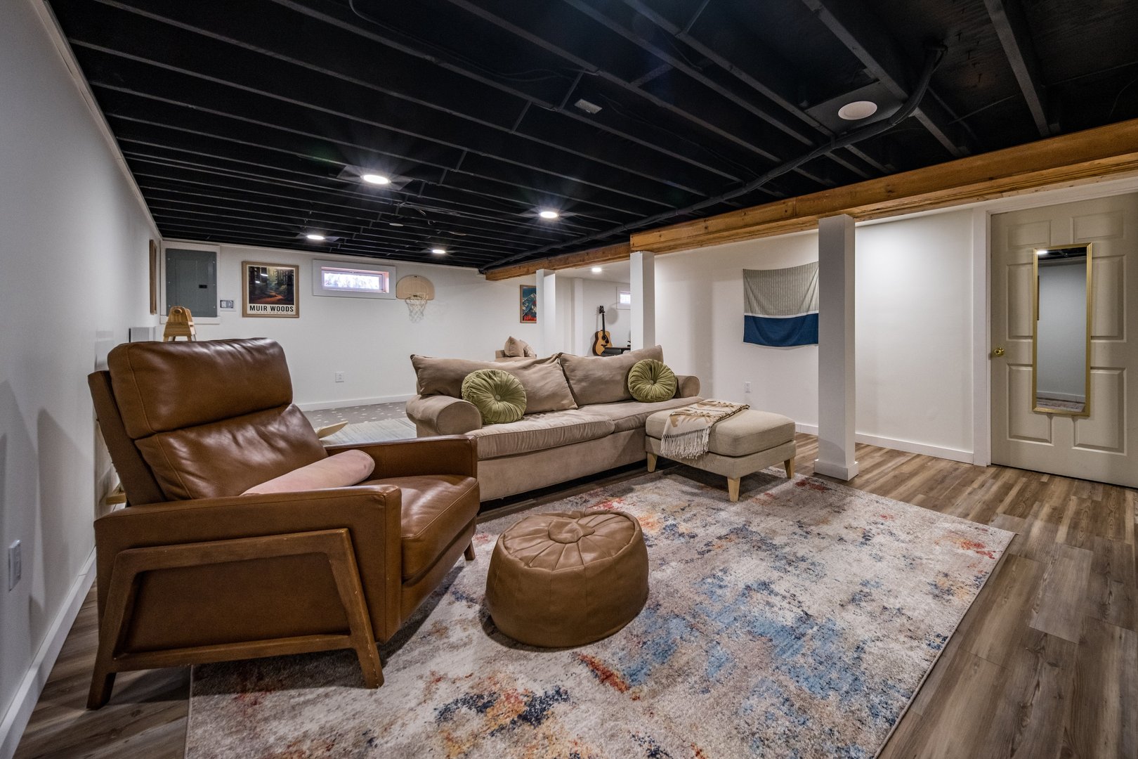 99 Maple Avenue Photo 16