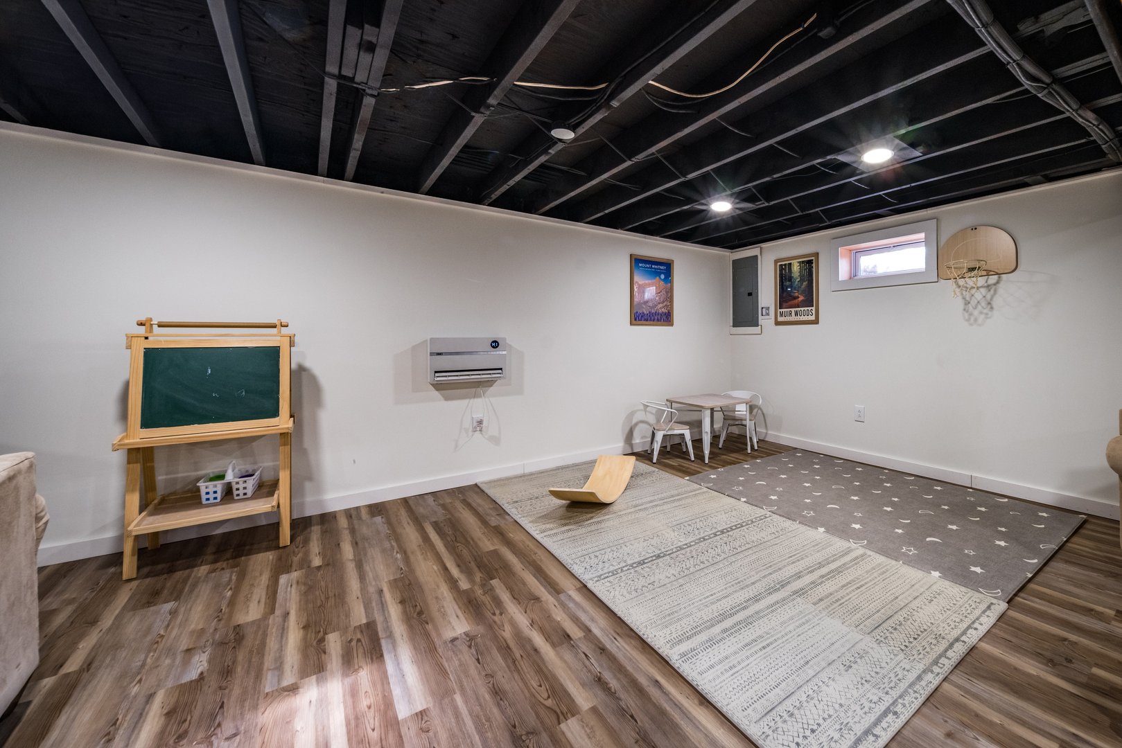 99 Maple Avenue Photo 18