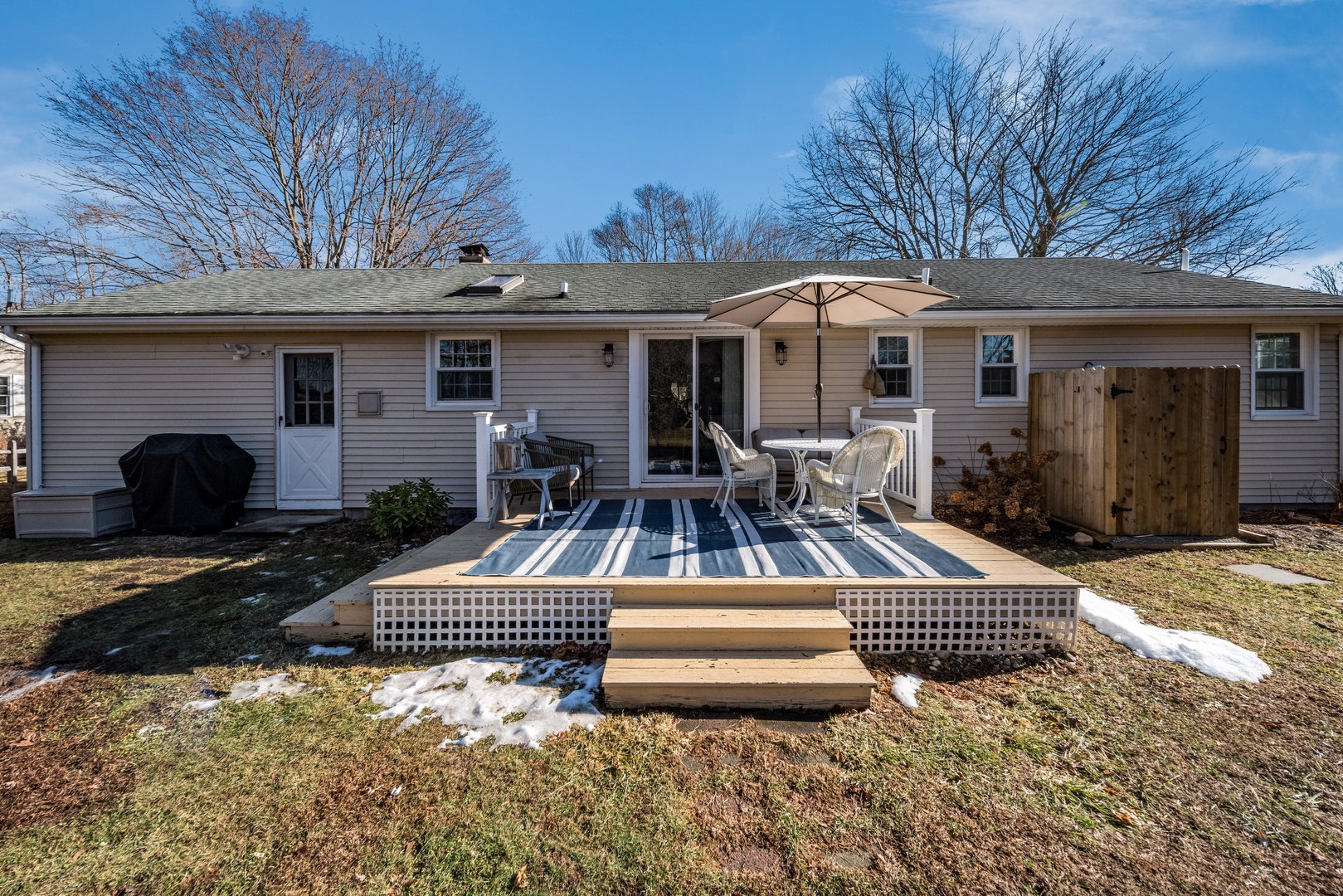 99 Maple Avenue Photo 19