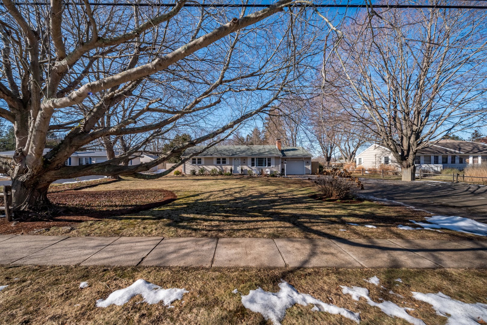 99 Maple Avenue Photo 26