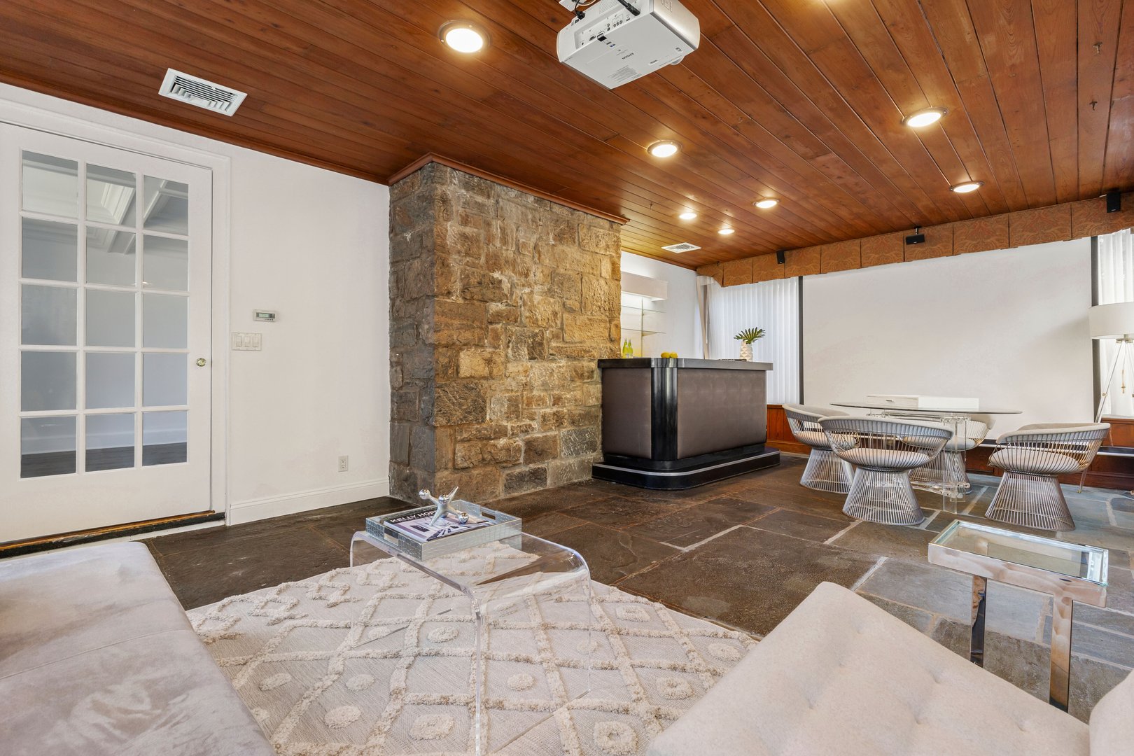 92 Verdun Avenue Photo 10