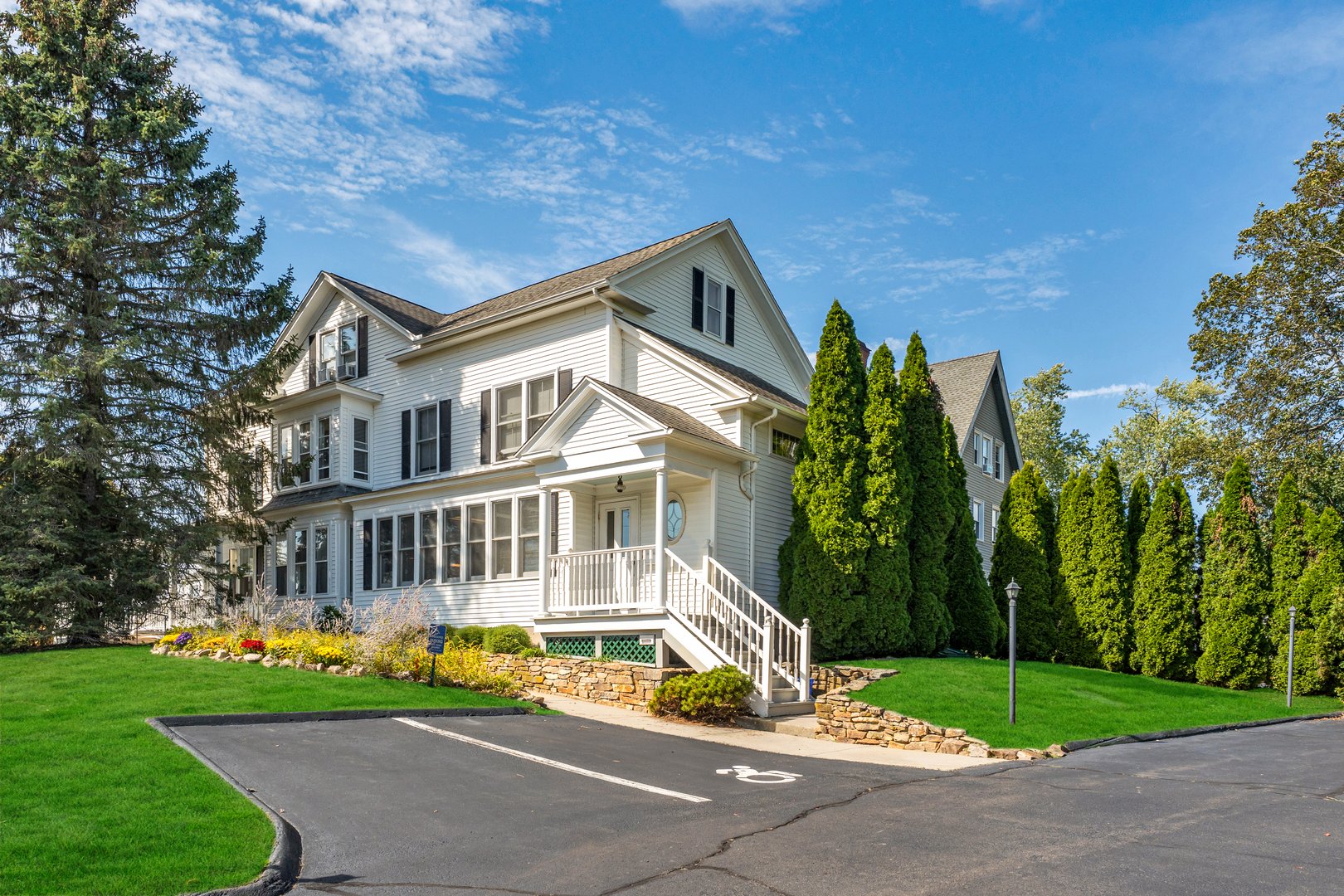 53 Montowese Street Photo 4