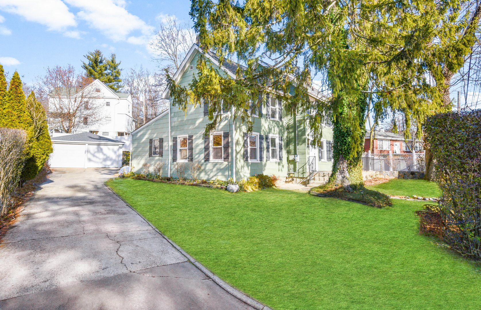 103 Old White Plains Road Photo 3