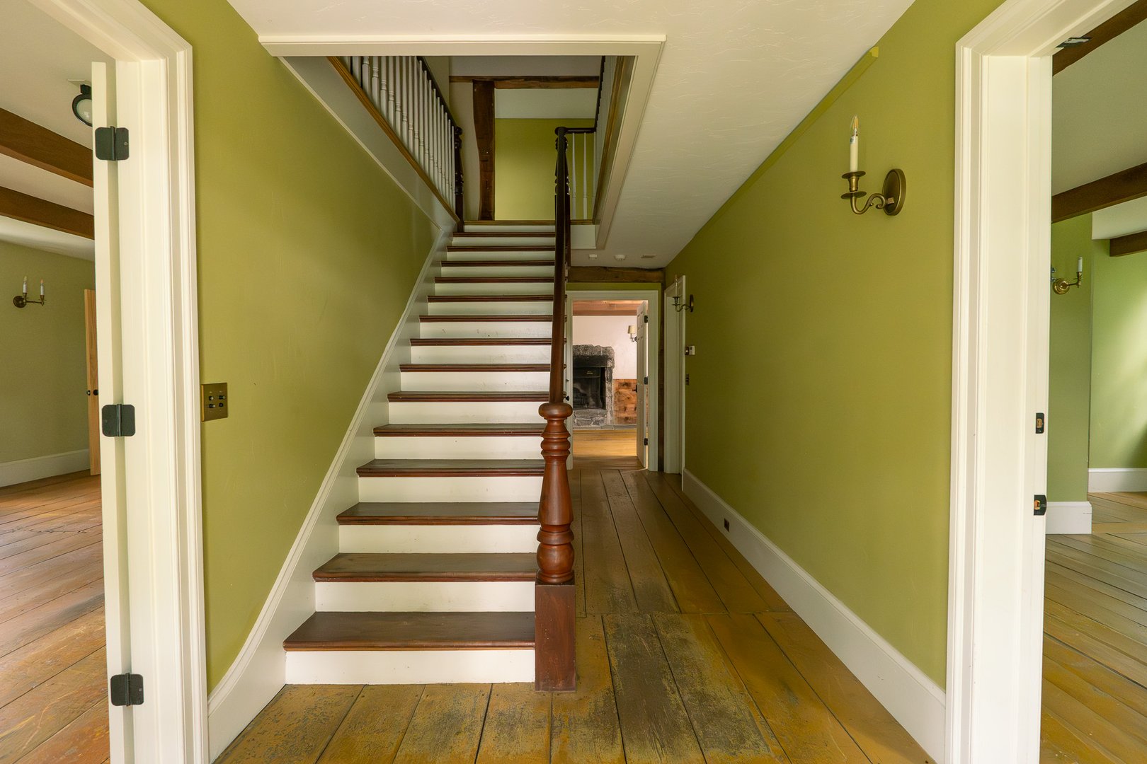 560 Stockbridge Rd Photo 3