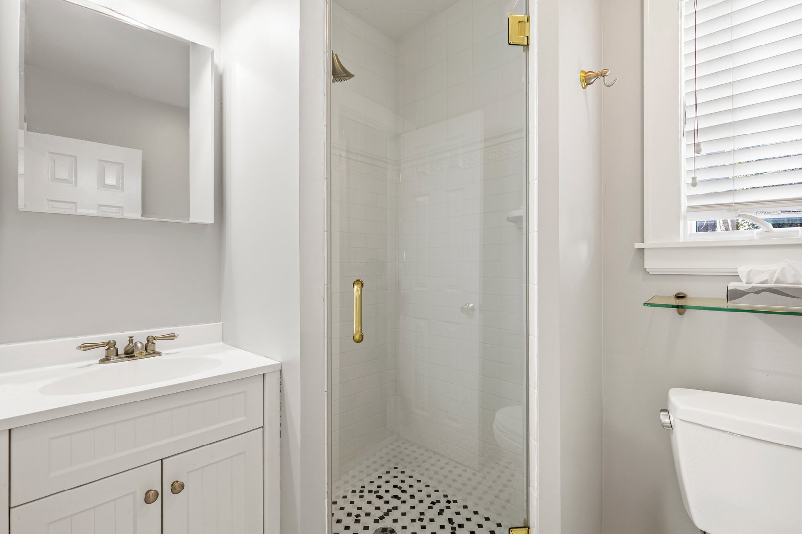 8 Glen Avenue Photo 10