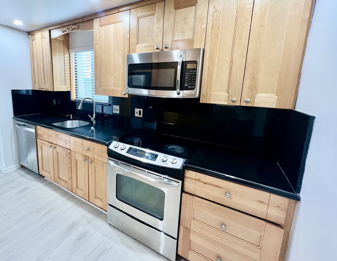 100 Hope Street  #APT 10 Photo 4