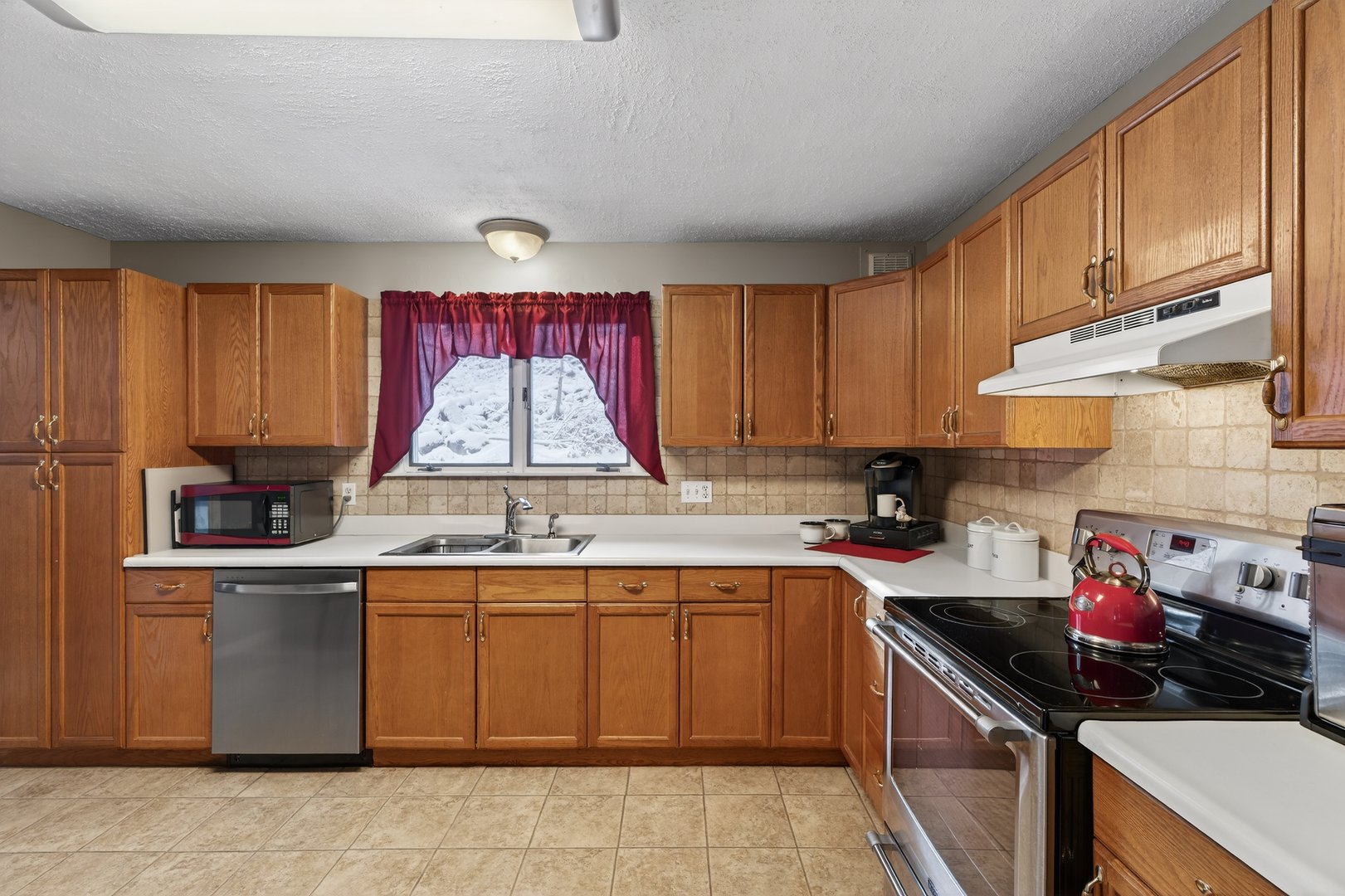 12 Stonybrook Road Photo 12