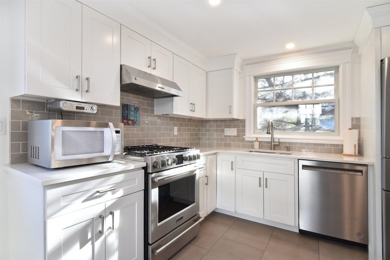 8 Washington Place Photo 6