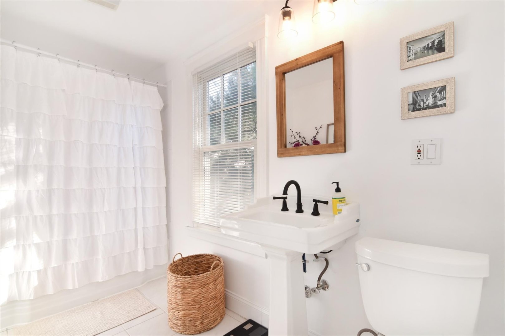 8 Washington Place Photo 17